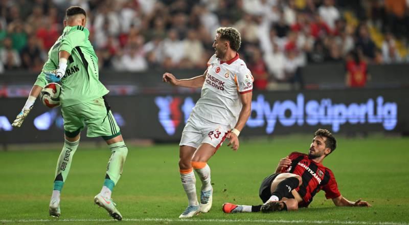 • Süper Lig'de oynadığı son beş maçta gol yemeyen Galatasaray (2025/26 x1, 2024/25 x4), Okan Buruk yönetimindeki en uzun gole kapama serisini yakaladı (hükmen sonuçlar hariç).